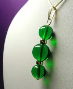 Tools4transformation Green Deep Andara Crystal With Gold Pendant (2 X 10mm & 1 X 12mm)